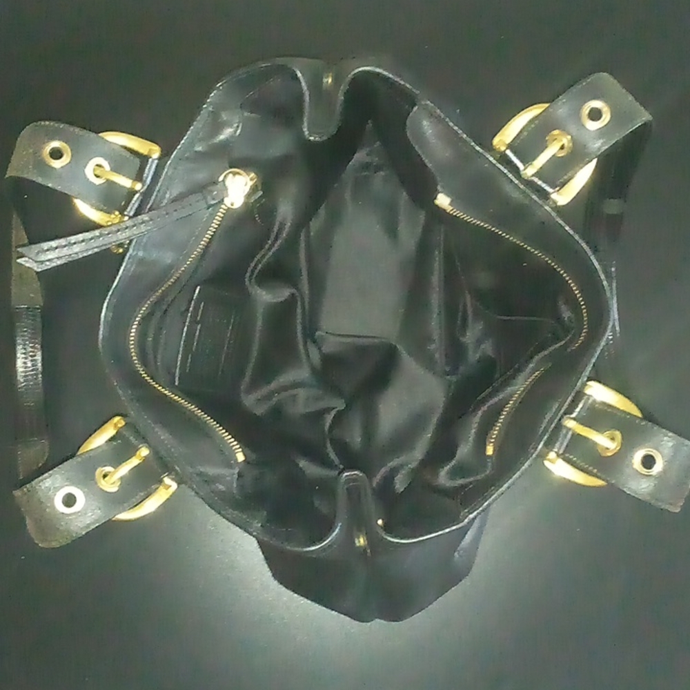 Coach - Picture 2 of 6